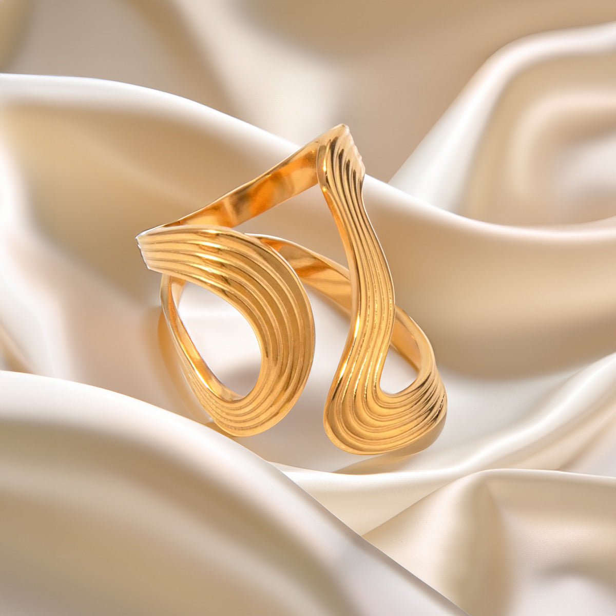 Ripple Harmony Gold Ring