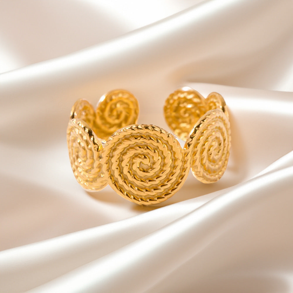 Solaris Spiral Gold Ring