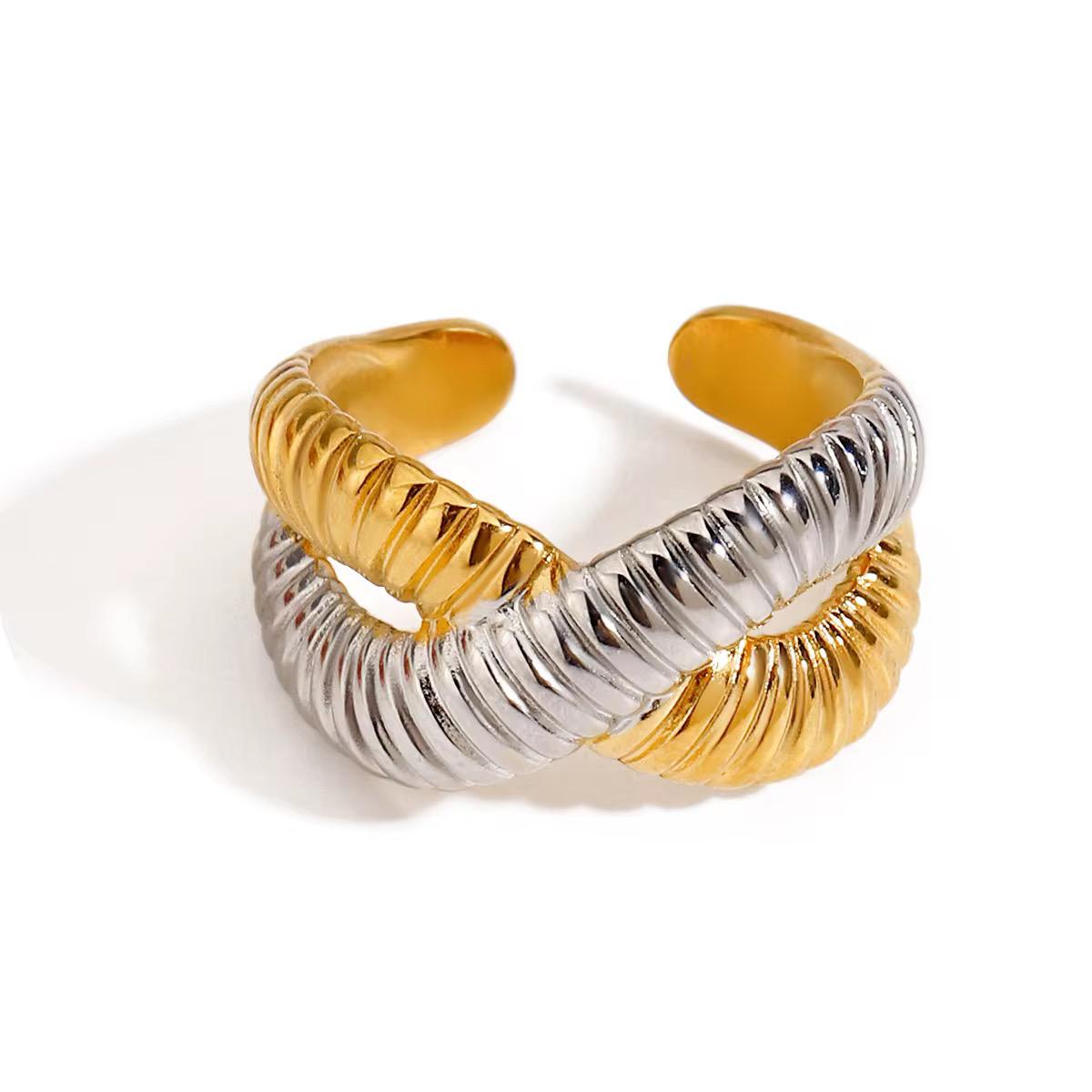 Twist Duo-Tone Ring