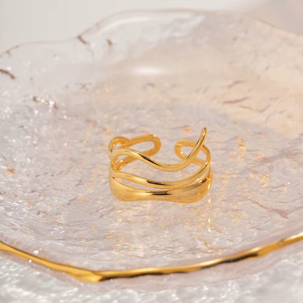 FlowWave Gold Ring