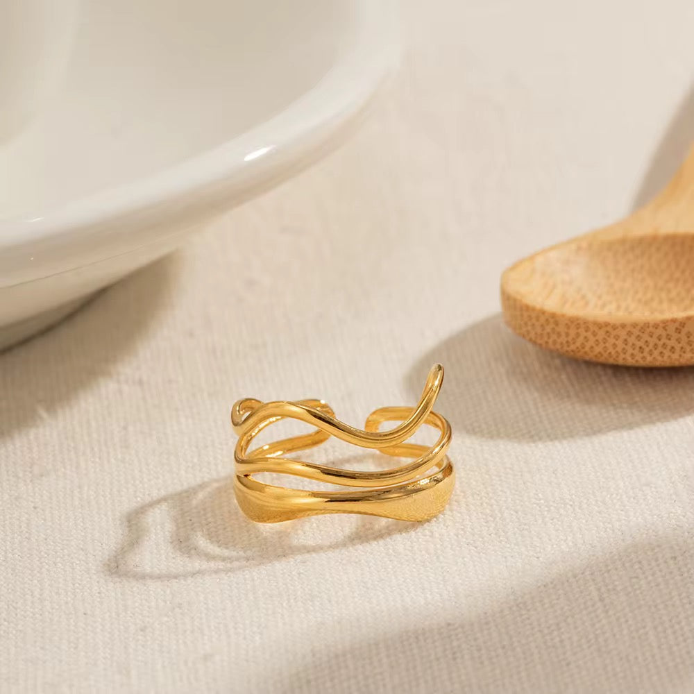 FlowWave Gold Ring