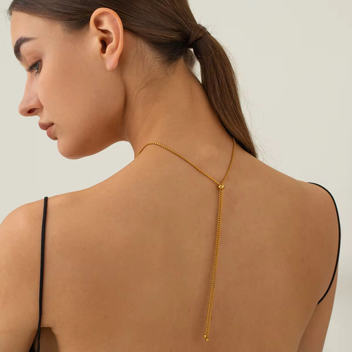 Wave Curve Necklace