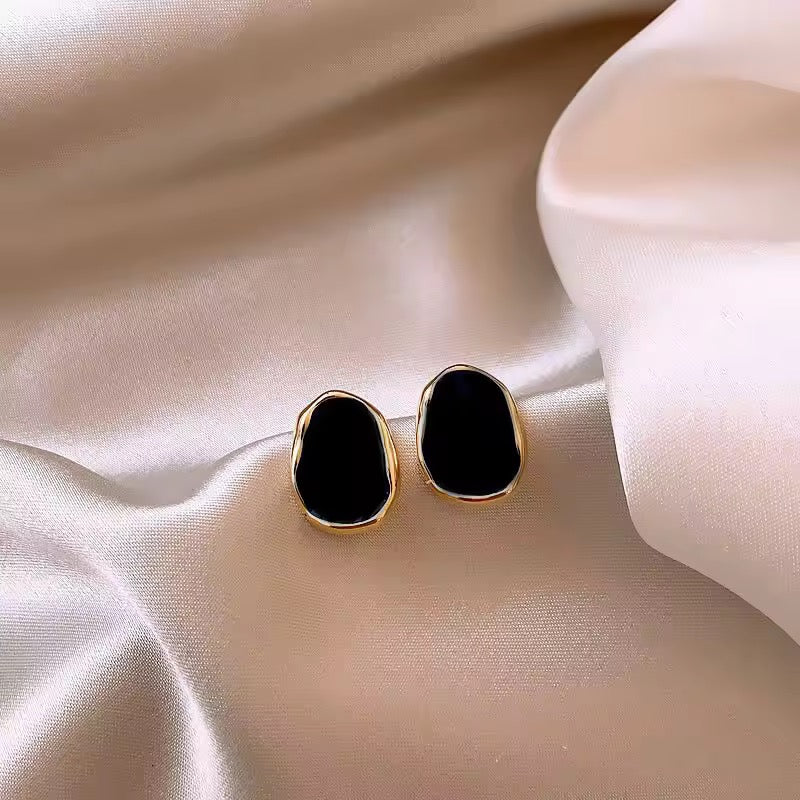 Black Onyx Gold Studs