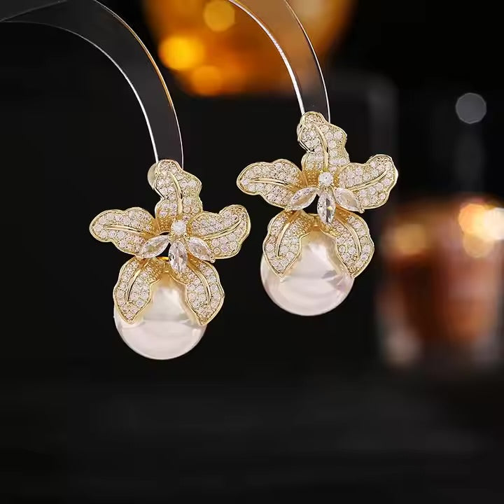 Modern Pearl Floral Studs