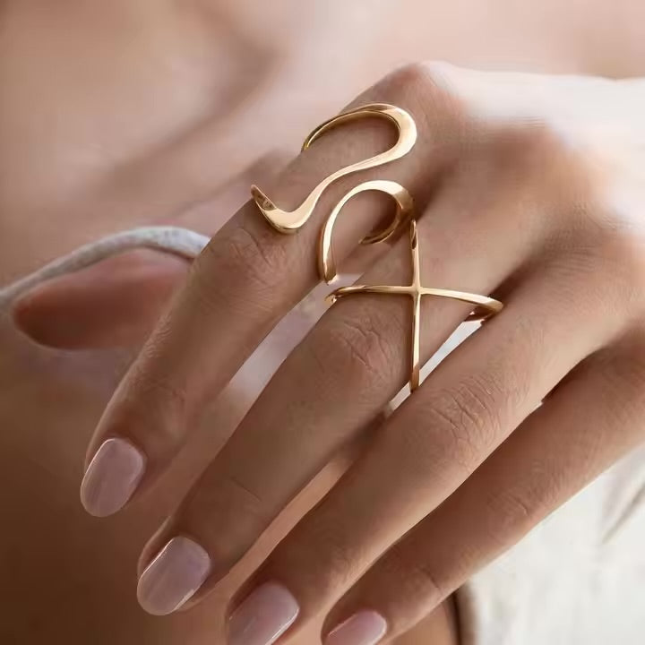 Fluid Grace Gold Ring