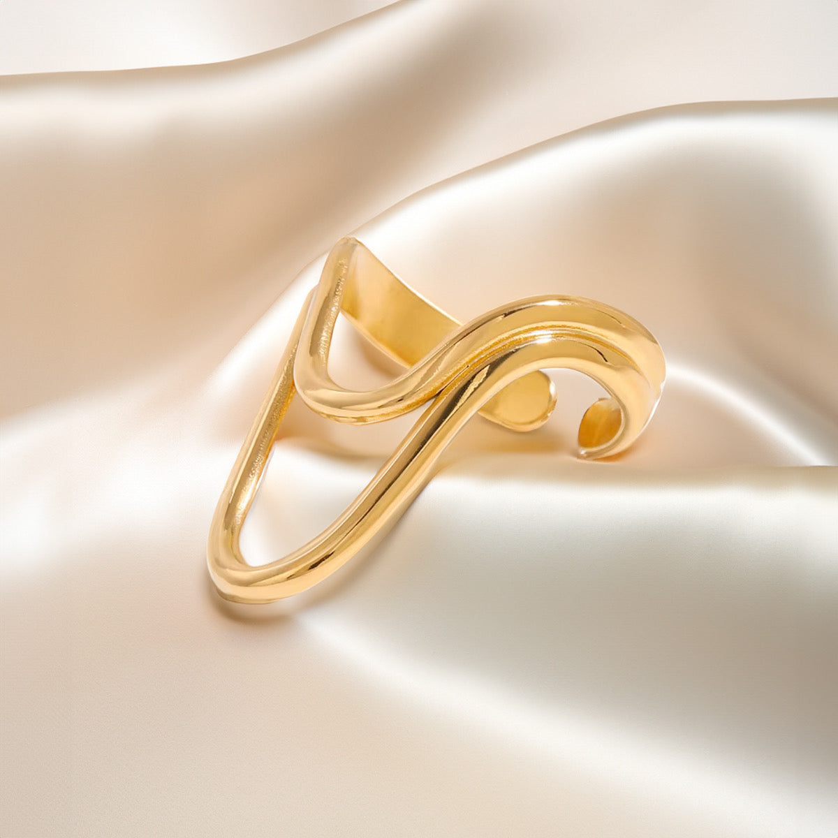 Serene Flow Gold Ring