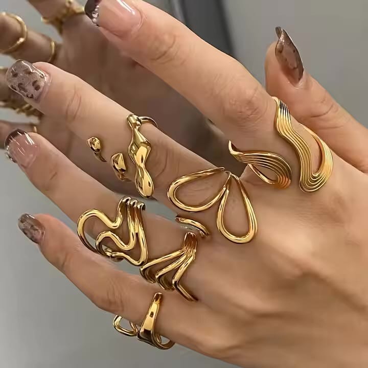 Infinity Swirl Gold Ring