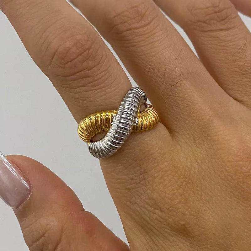 Twist Duo-Tone Ring