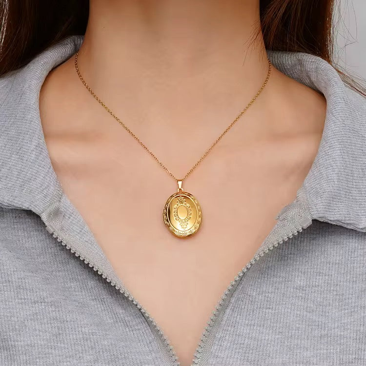 Vintage Oval Locket Necklace