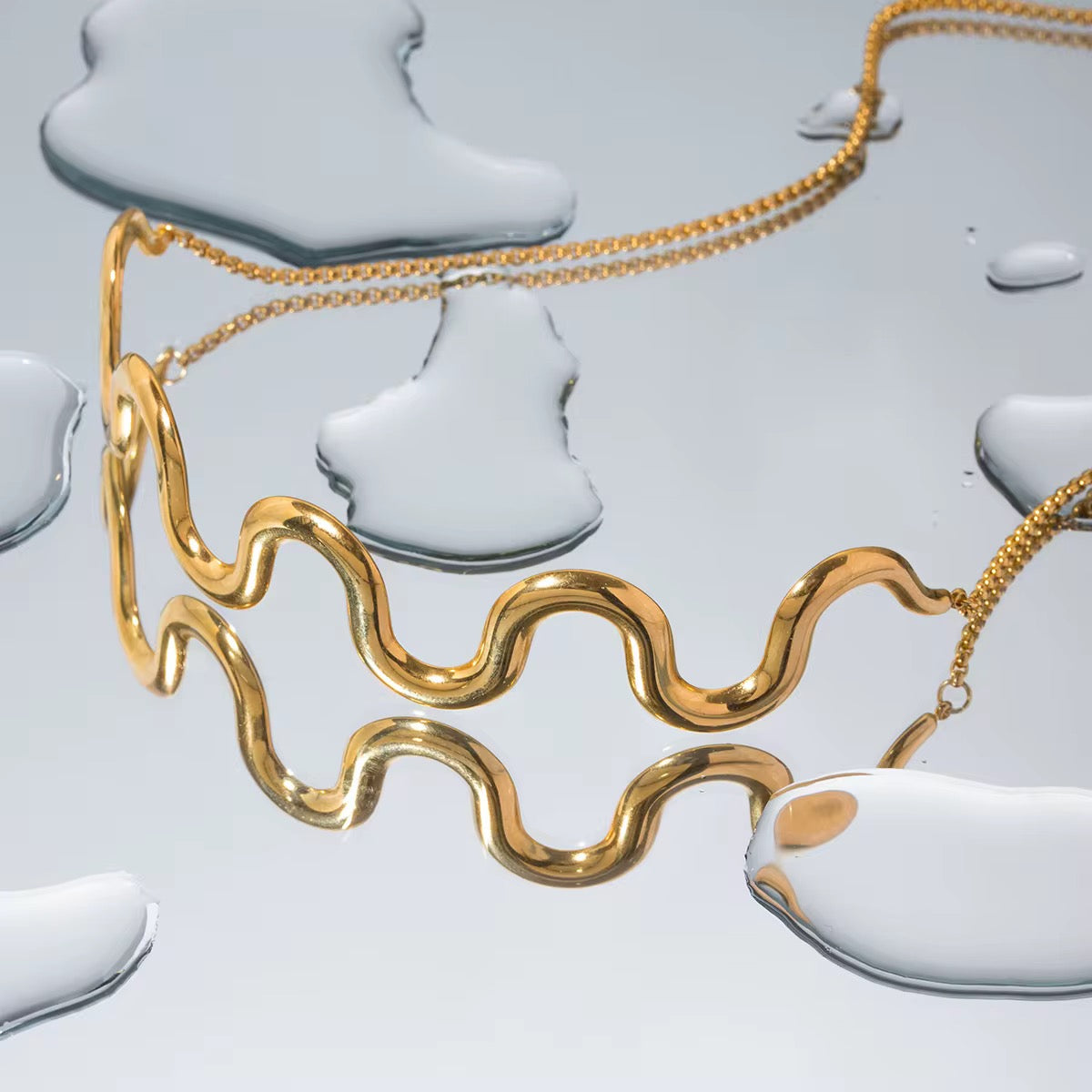 Wave Curve Necklace