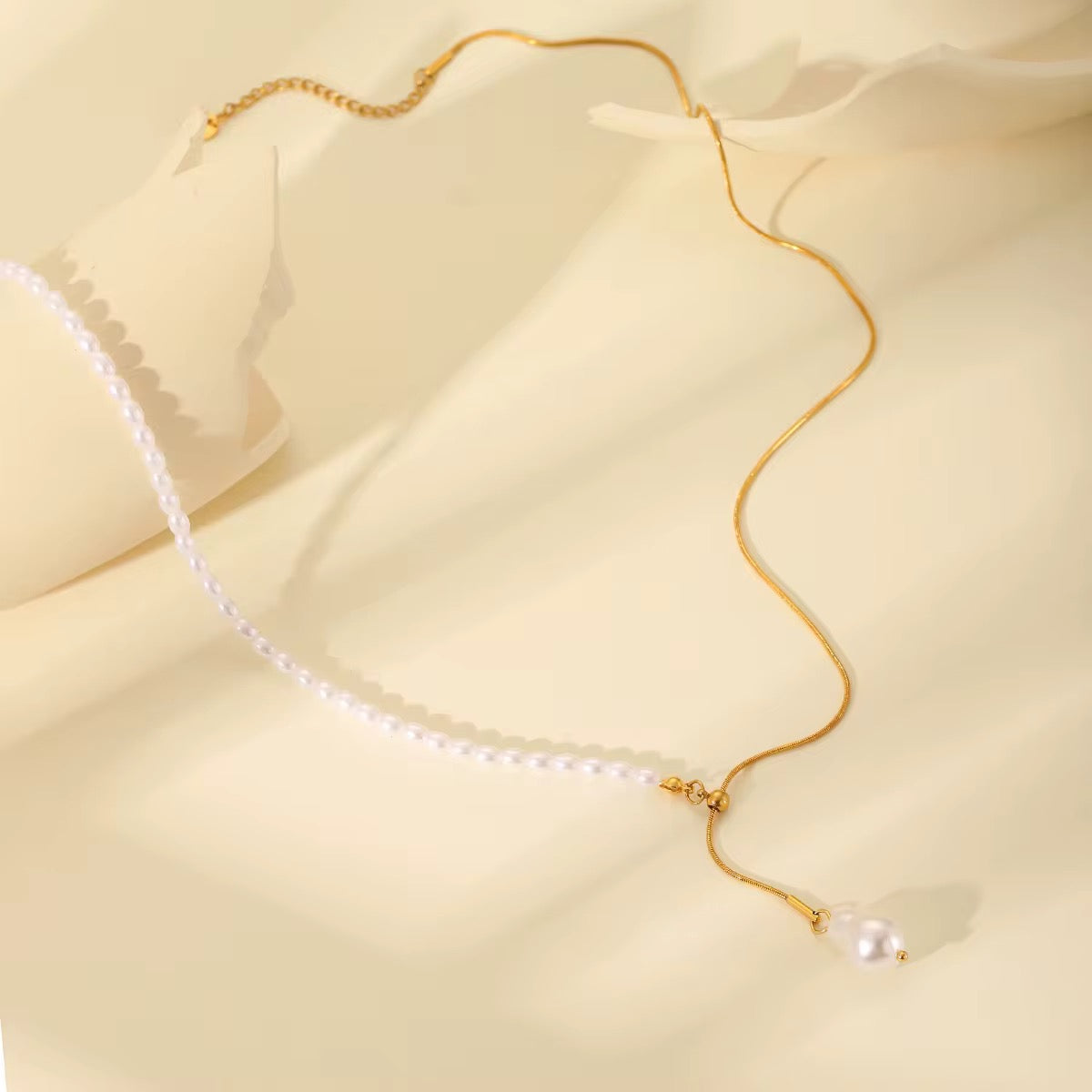 Elegant Pearl Drop Necklace