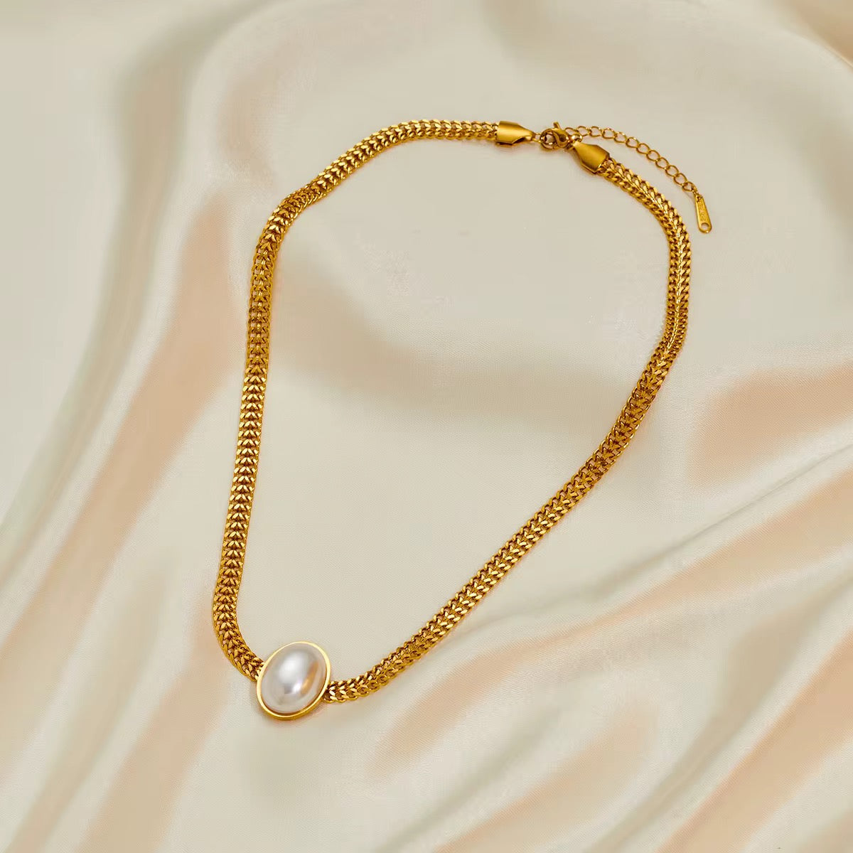 Luxe Pearl Chain Necklace