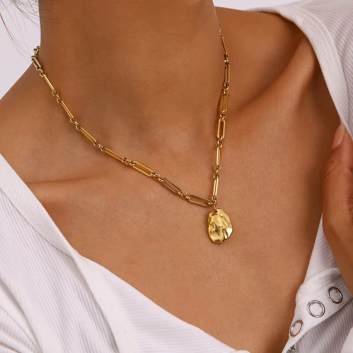 Dainty Gold Link Necklace with Pendant