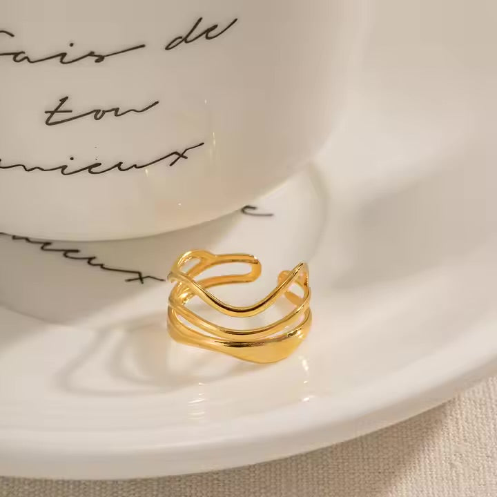 FlowWave Gold Ring