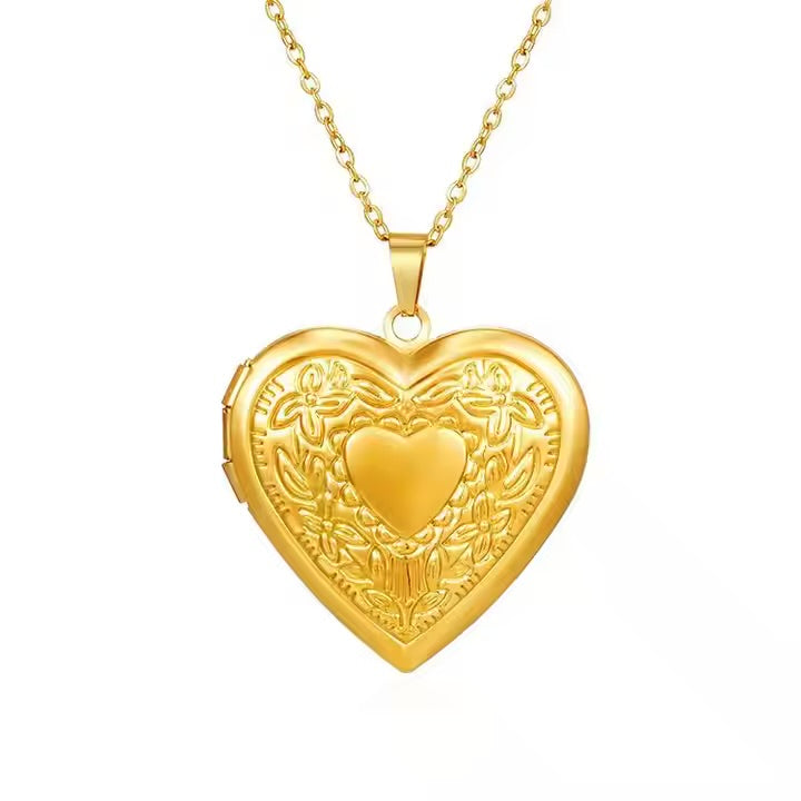 Designed Vintage Heart  Locket Necklace